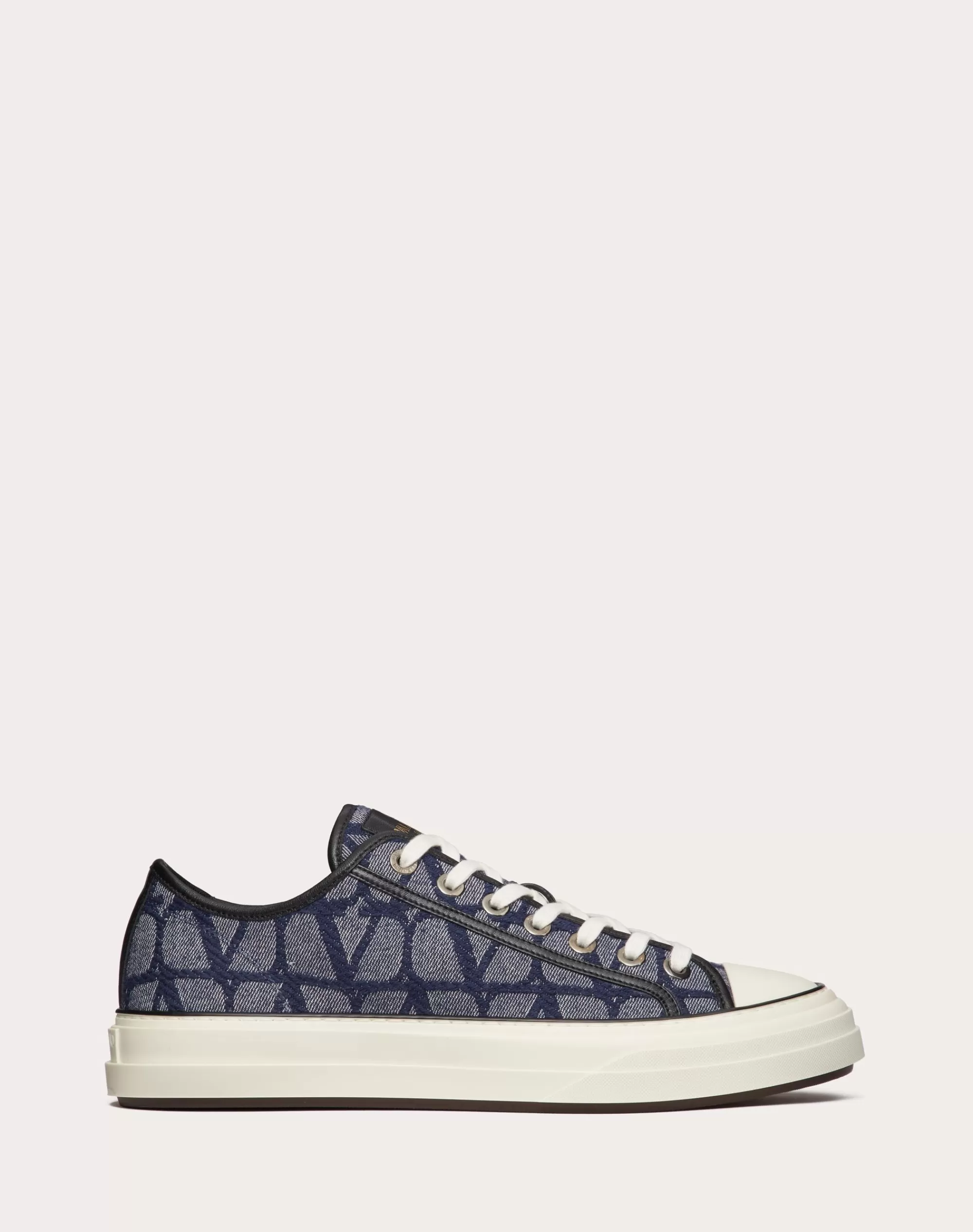 Valentino DENIM-EFFECT JACQUARD TOILE ICONOGRAPHE TOTALOOP LOW-TOP SNEAKER Denim/black Sale