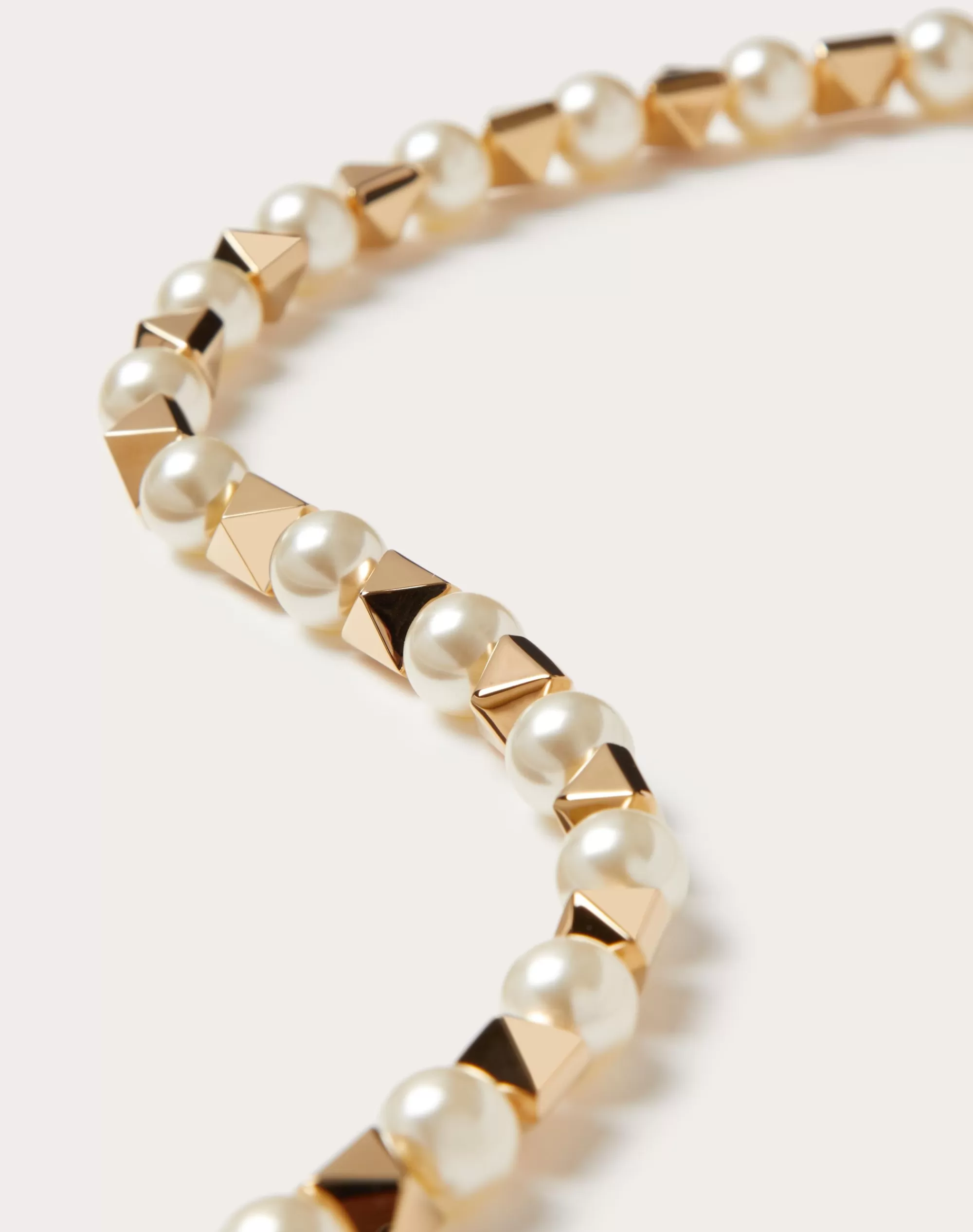 Valentino ROCKSTUD METAL AND SWAROVSKI® PEARL NECKLACE Gold Flash Sale