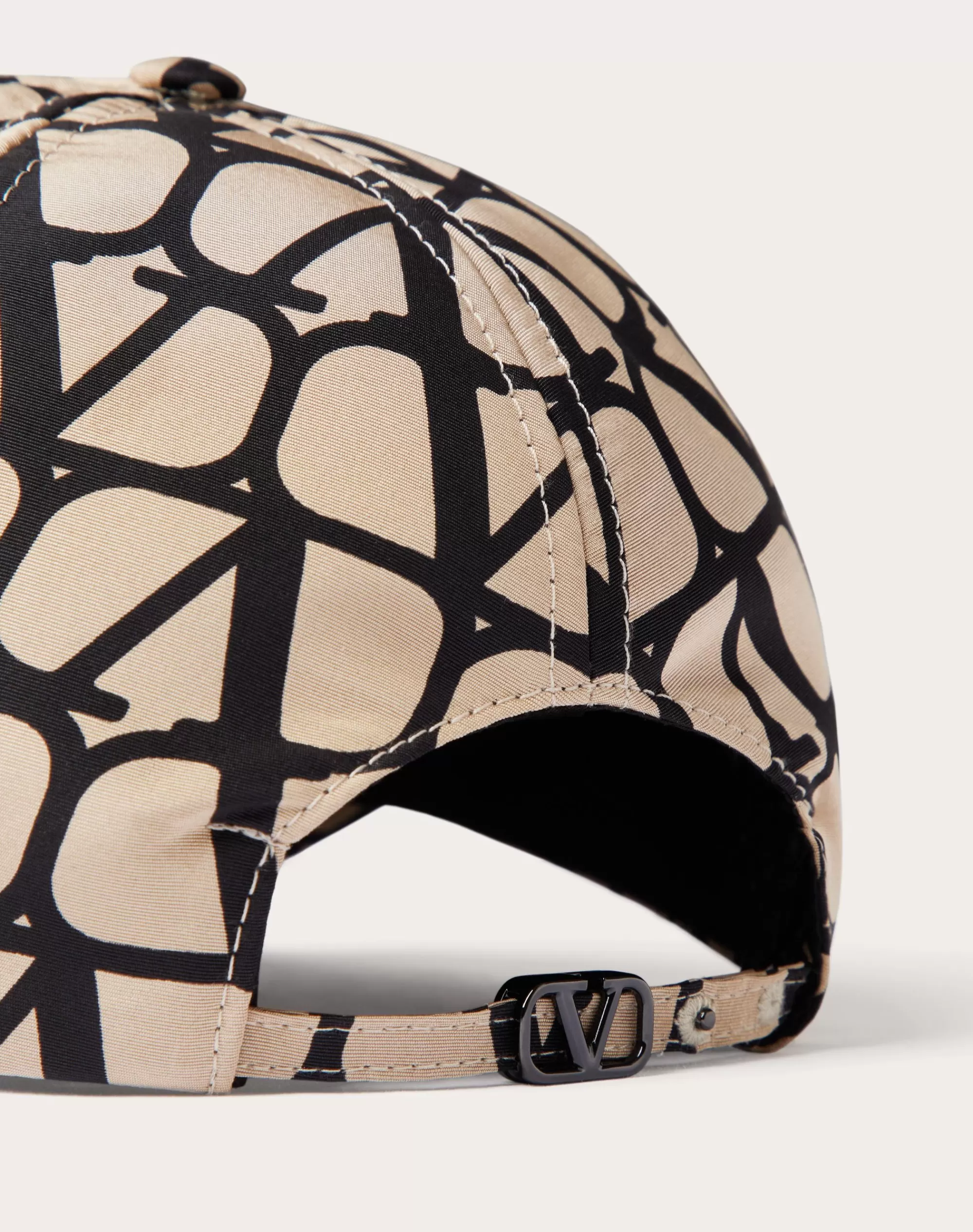 Valentino TOILE ICONOGRAPHE BASEBALL CAP IN TOILE ICONOGRAPHE FAILLE Fashion