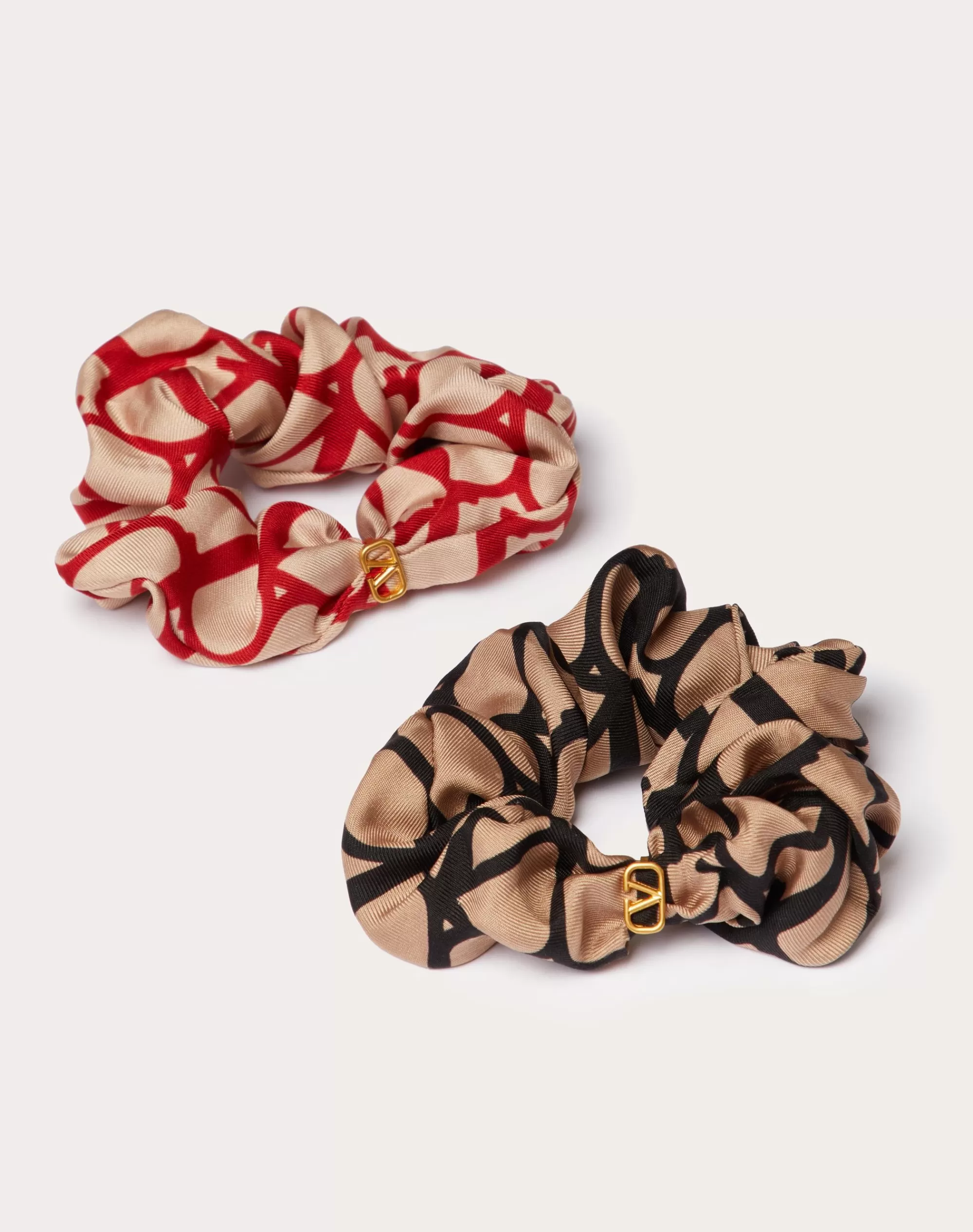 Valentino TOILE ICONOGRAPHE SCRUNCHIES SET IN SILK WITH VLOGO APPLIQUÉ Beige/black,beige/red Best Sale