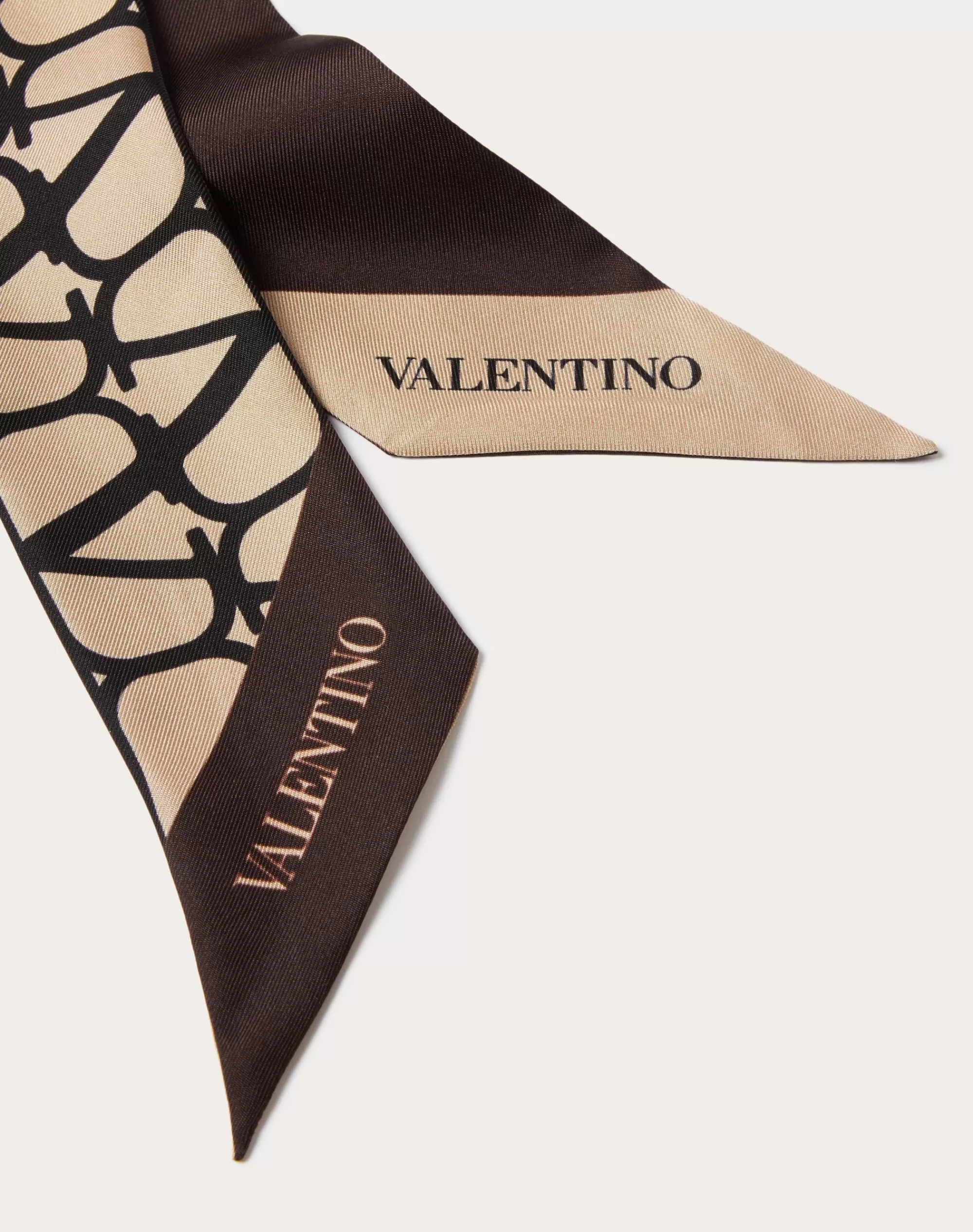 Valentino TOILE ICONOGRAPHE SILK BANDEAU SCARF Beige/black Discount