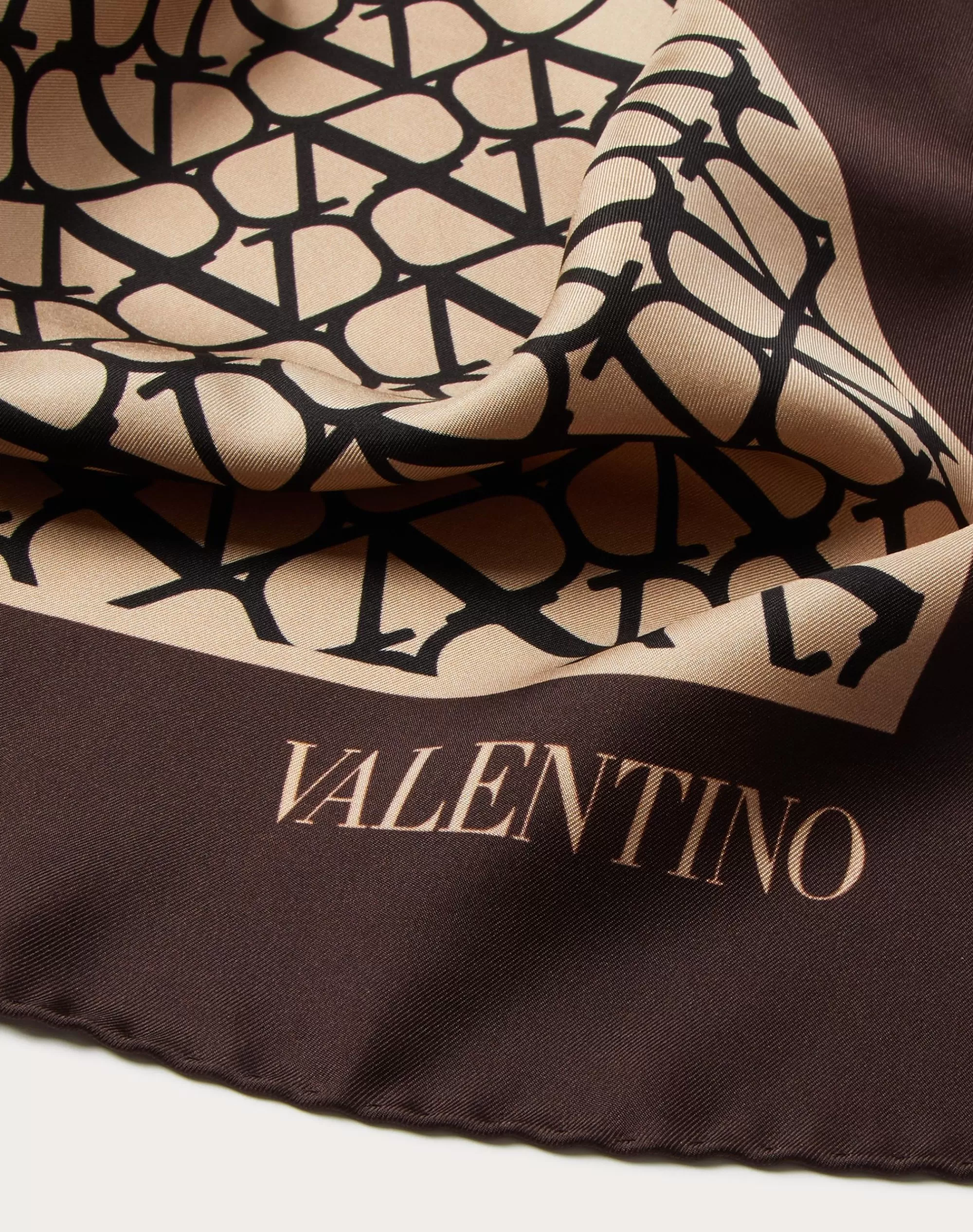 Valentino TOILE ICONOGRAPHE SILK SCARF 90X90 Beige/black Outlet