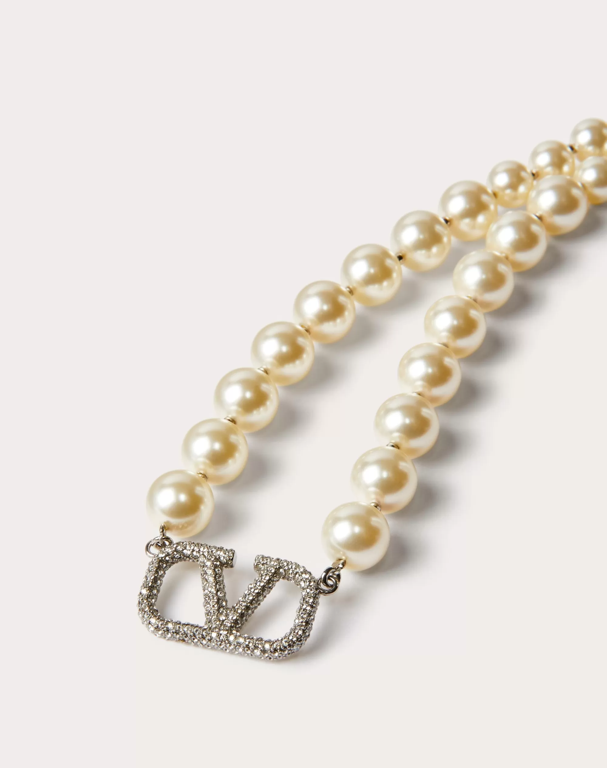 Valentino VLOGO SIGNATURE NECKLACE WITH PEARLS AND SWAROVSKI® CRYSTALS Palladium/cream/crystal Cheap